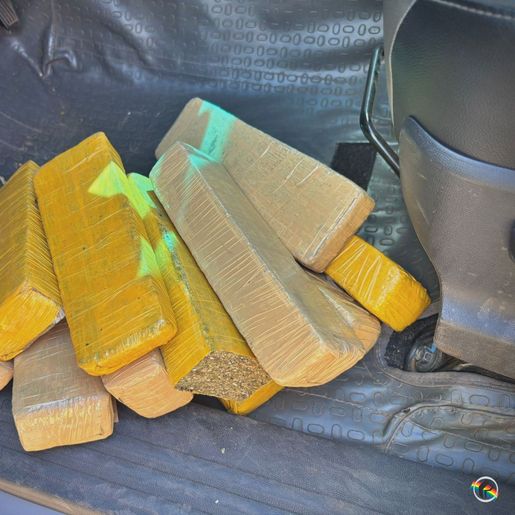 PM apreende 8 kg de drogas e prende cinco pessoas em SMO