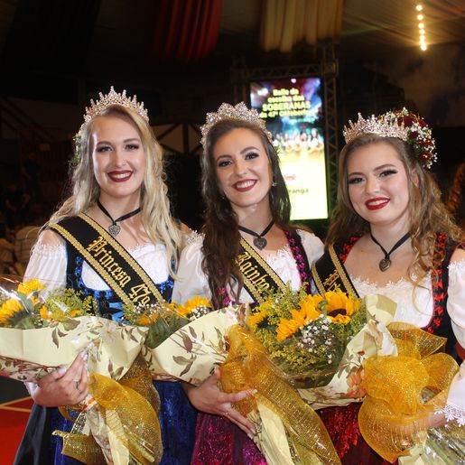 Gabriela, Emanuely e Stéfany são as soberanas da 47ª Oktoberfest