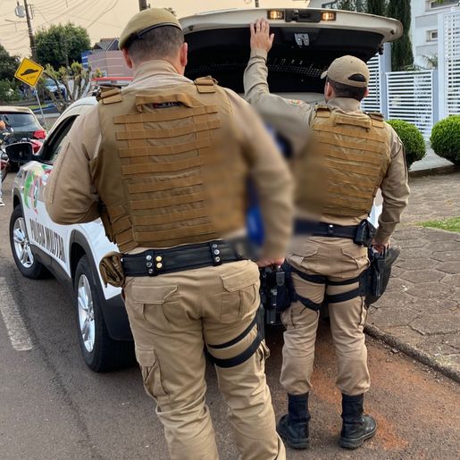 PM prende homem condenado a 13 anos de prisão por tráfico em SMO