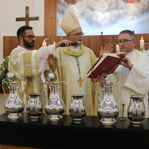 Paróquia Santíssima Trindade de Tunápolis sedia Missa de Santos Óleos