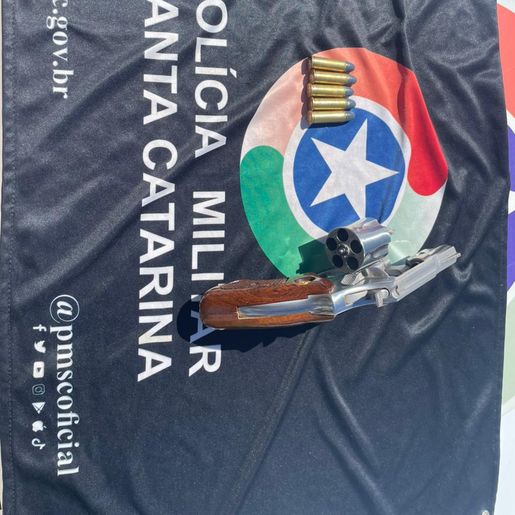 Homem com mandado de prisão por roubo é preso pela PM em Dionísio Cerqueira