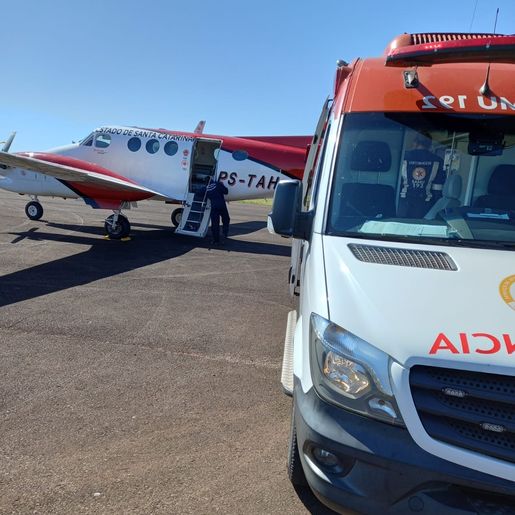 Criança vítima de queimadura é transferida de avião à Florianópolis