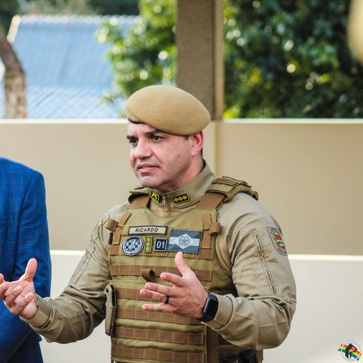 Tático do 11º e 36º BPM/Fron recebem viatura e fuzil; saiba mais