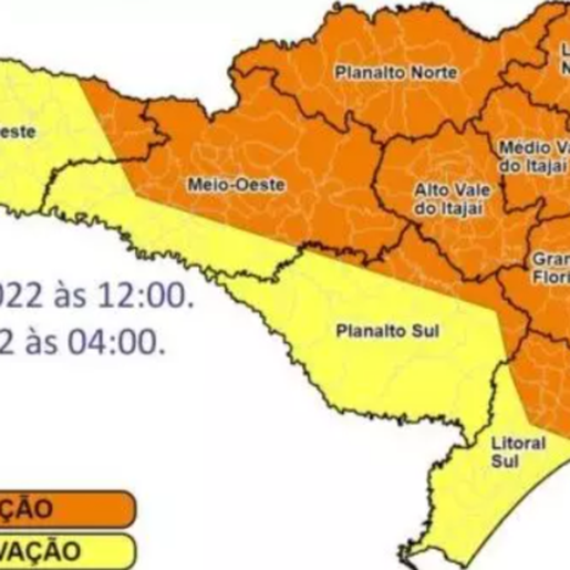 SC tem novo alerta para temporais com queda de granizo, raios e rajadas de vento