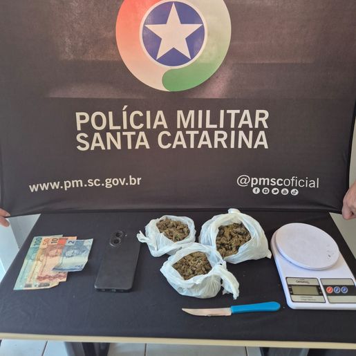 Homem é preso por tráfico de drogas na Avenida Willy Barth, em SMO