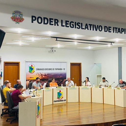 Câmara de Itapiranga realiza sessão extraordinária com votação de oito projetos