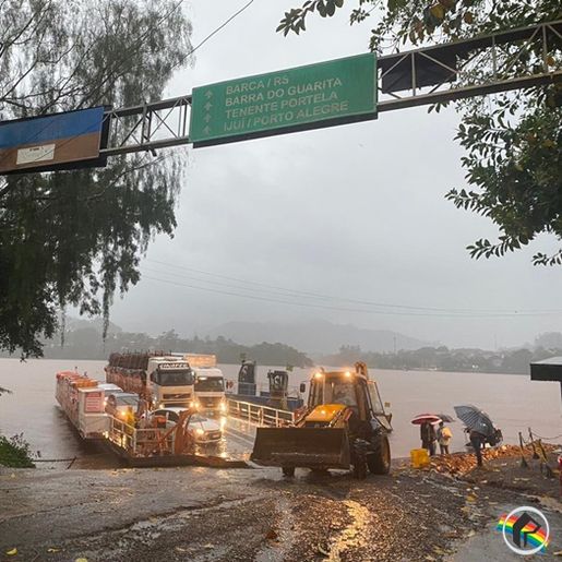 Nível do Rio Uruguai chega a 7,60 metros acima do normal e travessia de balsa será interrompida