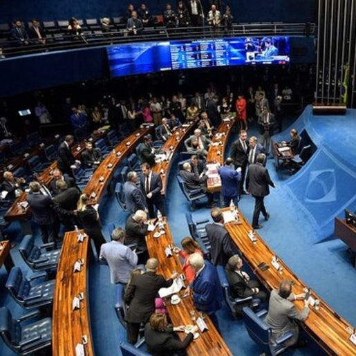 Senado aprova PEC que limita decisões individuais do STF