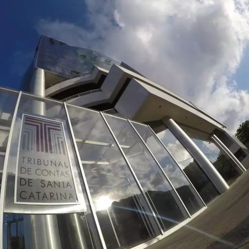 Tribunais de Contas podem condenar administrativamente governadores e prefeitos