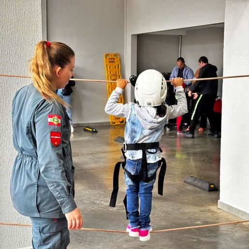 Corpo de Bombeiros de São Miguel do Oeste abre as portas no Dia das Crianças