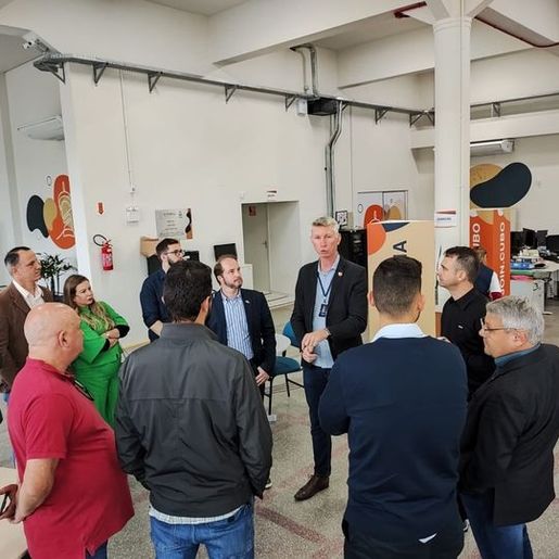 Comitiva de São Lourenço do Oeste faz roteiro de visitas em Joinville