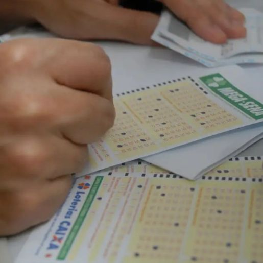 Mega-Sena sorteia neste sábado prêmio acumulado em R$ 15 milhões