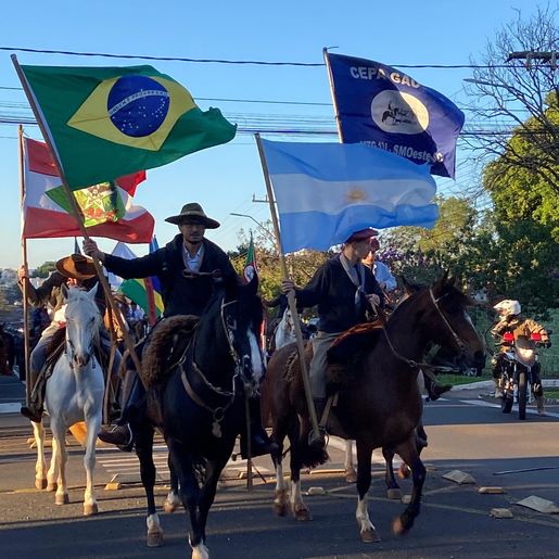 Cavalarianos saem de SMO rumo à Argentina na 2ª Cavalgada Internacional da Cultura Gaúcha