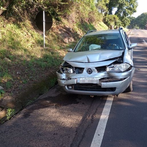 Engavetamento envolve quatro veículos na SC 163 em Itapiranga