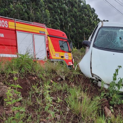 Motorista embriagado perde controle da direção e sai da pista na BR-163