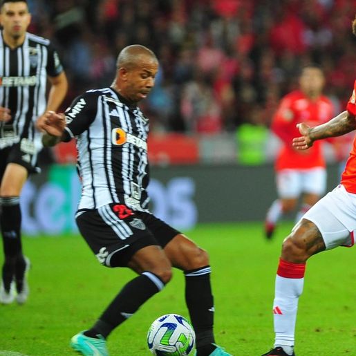 Inter naufraga no 2º tempo e perde por 2 a 0 para o Atlético-MG