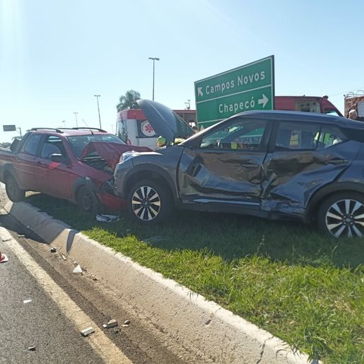 Colisão entre carros deixa seis feridos no Oeste de SC