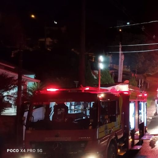 Incêndio destrói residência em Maravilha