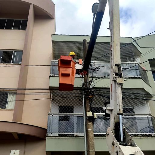 Cerca de 50 lâmpadas queimadas são trocadas em São José do Cedro