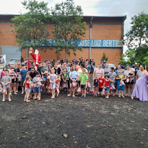 Moto Grupo Acelera no Mato Veiaco de Bandeirante realiza ação solidária de Natal