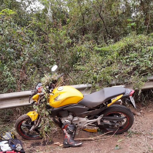 Motoqueiro fica gravemente ferido em queda na SC-157