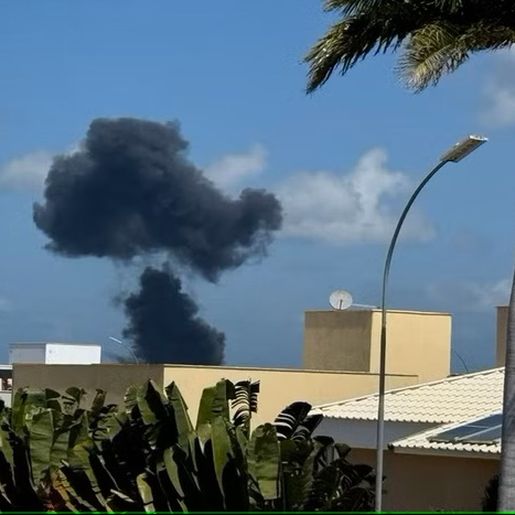 Avião da Força Aérea Brasileira cai em Natal