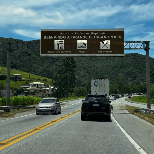 Rodovias federais de SC devem ter aumento de 75% no trânsito até o Réveillon