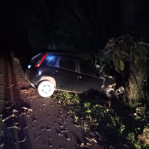 Jovem de 22 anos fica ferido em acidente na BR-282