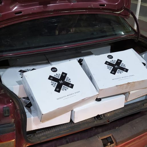 PRF apreende cerca de 570 garrafas de vinho argentino na BR 163