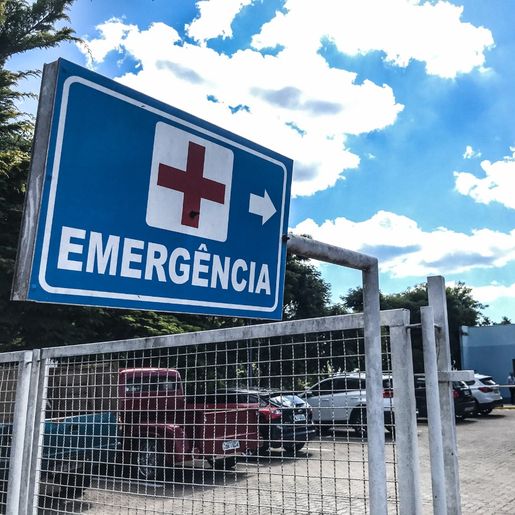 Morre homem que caiu de telhado em escola de Santa Helena
