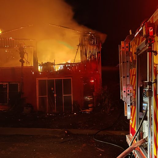 Incêndio destrói parte superior de residência em Dionísio Cerqueira