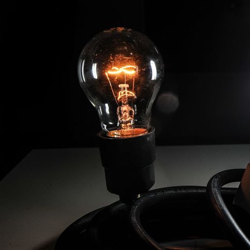 Queda de raio na subestação da Celesc deixa 20 mil consumidores sem luz