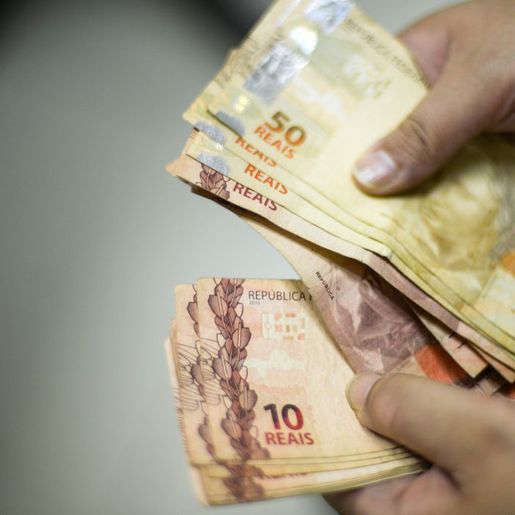 Senado aprova aumento salarial de 9% a servidores federais