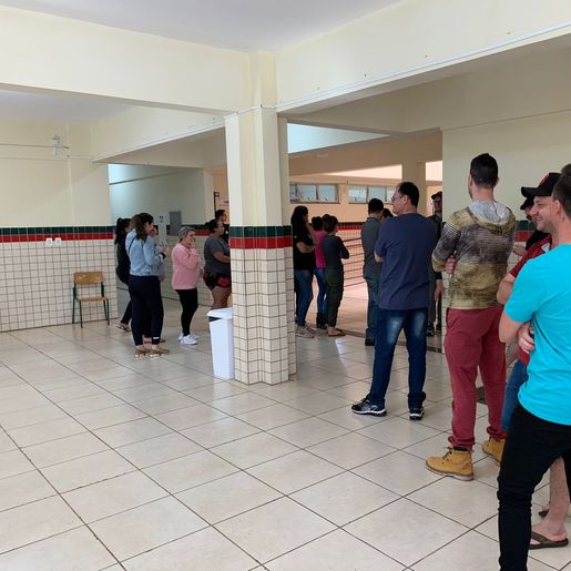 Erros na biometria fazem eleitores ficar esperando por quase duas horas em SMOeste