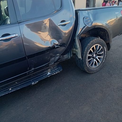 Colisão entre moto e caminhonete deixa homem ferido em Campo Erê