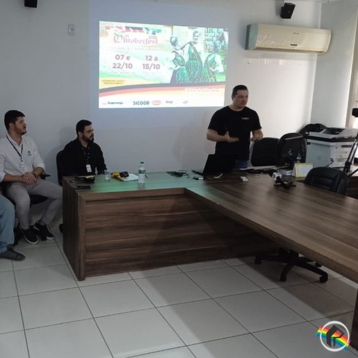 Comissão apresenta novidades para a Oktoberfest de Itapiranga