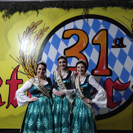 Mais de 1.500 pessoas participam da 31ª Oktoberfest em São José do Cedro