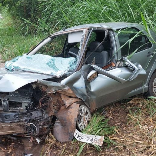 Dois veículos se envolvem em acidente na SC-157