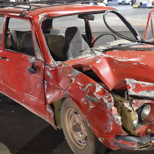 Acidente deixa duas pessoas feridas no centro da cidade