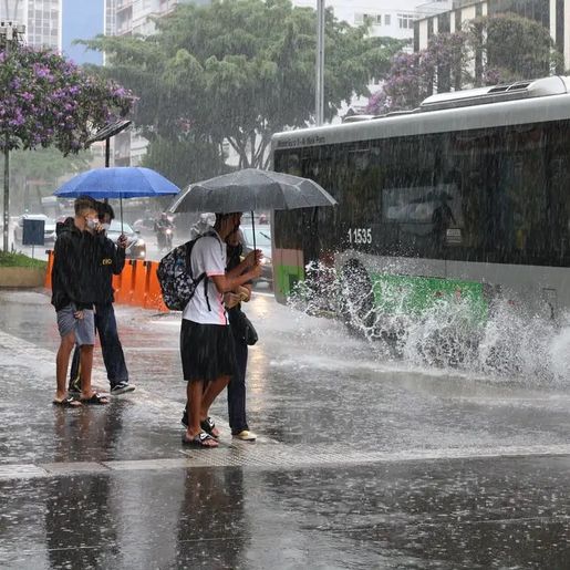 Frente fria avança por SC e pode trazer chuva ao Estado nesta segunda