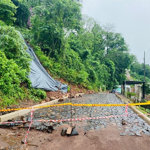 Defesa Civil interdita rua no Bairro Santa Tereza em Itapiranga