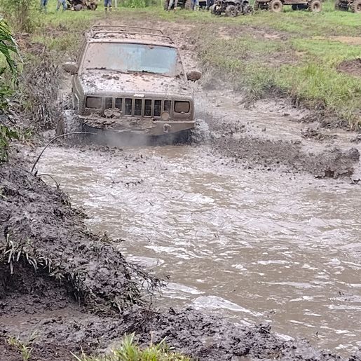 Tigres Off Road reuniu cerca de 200 jeeps em trilha no final de semana