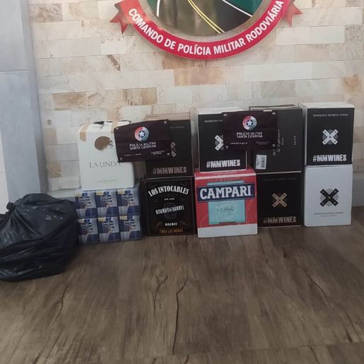 Polícia Militar Rodoviária apreende carga de bebidas em município da região