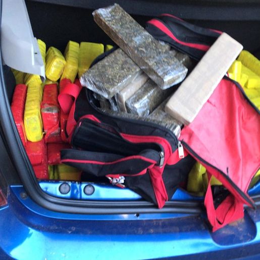 Polícia apreende carga de maconha e prende transportador em flagrante