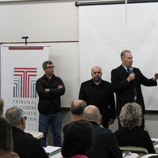 Ciclo de Estudos de Controle Público da Administração Municipal é realizado em SMO