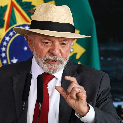 Com inspiração no Mais Médicos, Lula apresenta programa de incentivo a professores