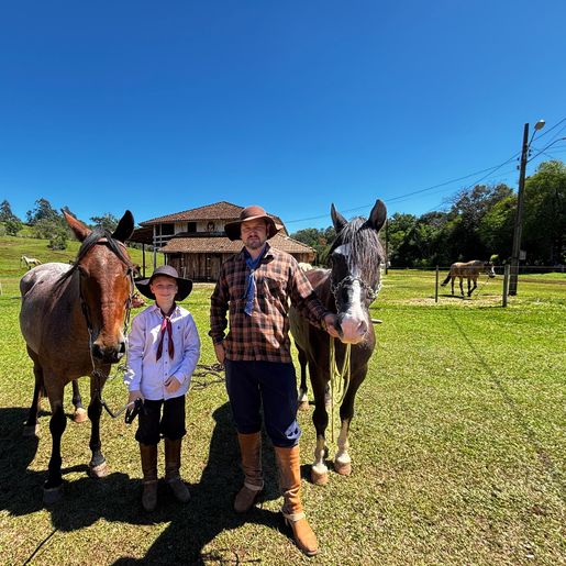 SMO: Pai e filho participam juntos pela primeira vez da Cavalgada da Integração
