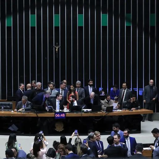 Câmara aprova urgência para PL que proíbe desconto automático no INSS