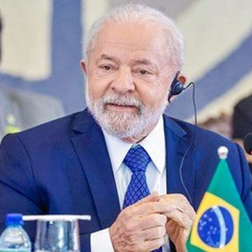 Lula admite que correu risco de perder ministérios em votação no Congresso