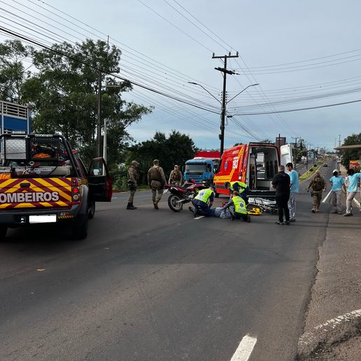 Colisão entre moto e van deixa homem ferido na Willy Barth, em SMOeste